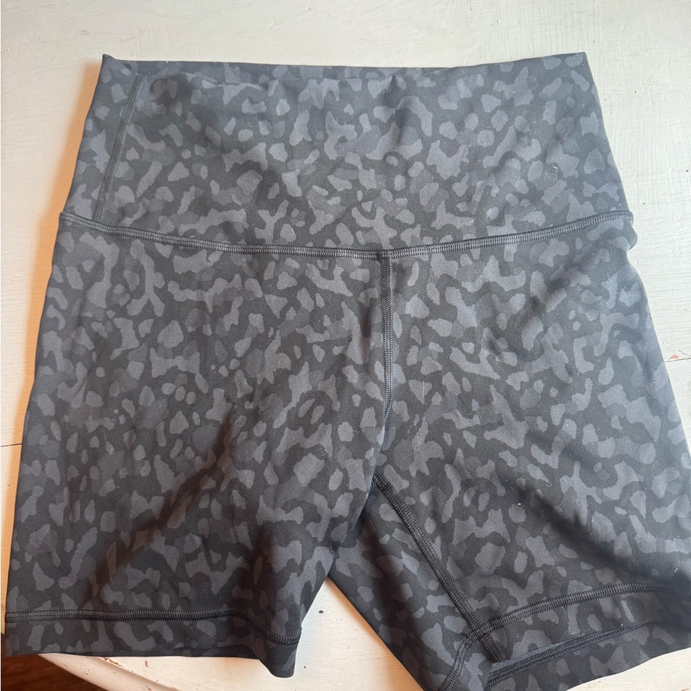 Lululemon 6” Wunder Train High Rise Women’s Biker Shorts
